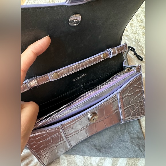 Balenciaga Wallet On Ty Chain *Rare Lilic color, Great Condition* - Picture 8 of 13